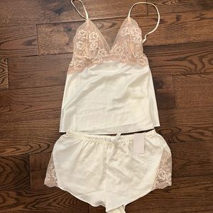 Flora Nikrooz 2 Piece Set